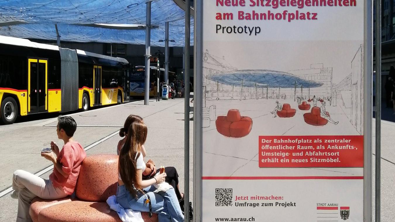 Stadt Aarau - Neues Sitzen am Bahnhofplatz